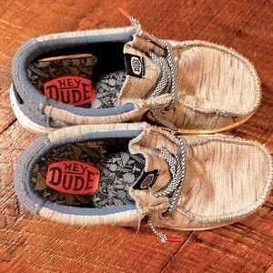 Little boys Hey Dudes